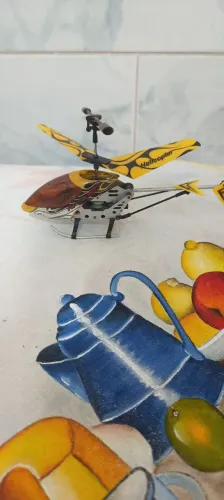 Helicóptero de brinquedo