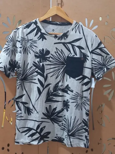 camiseta masculina estampada de folhagem manga curta gola careca