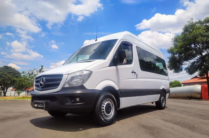 MERCEDES BENZ SPRINTER 16 LUGARES COMPLETA ANO 2019
