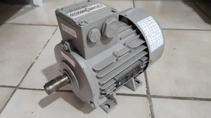 Motor Elétrico Kohlbach Trifásico 2cv