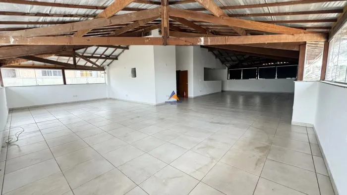 Alugo amplo andar corrido com 200m² no bairro Palmeiras- Ponto altamente comercial