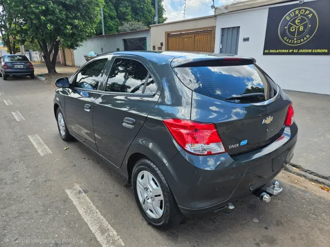 Chevrolet Onix JOY Hatch 1.0 8V Flex Mec. 4P 2018