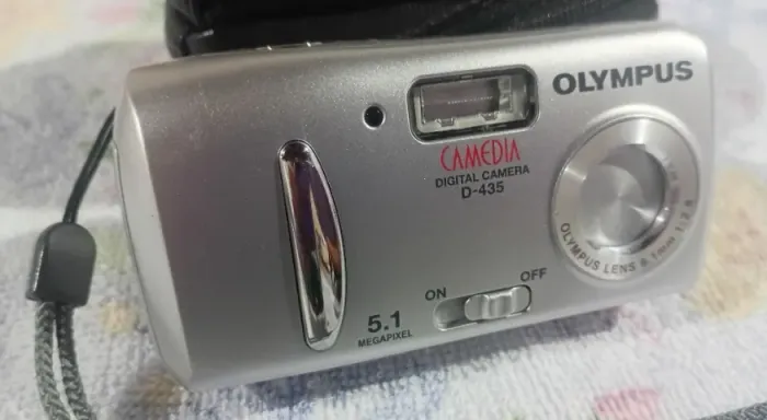Câmera Digital Olympus D 435 5.1
