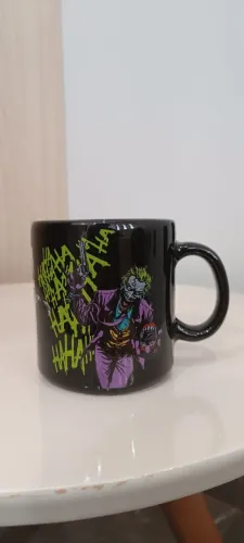 Caneca Batman/Coringa