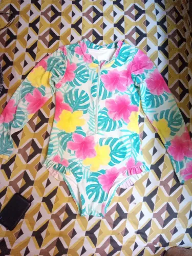Body de praia infantil com manga comprida