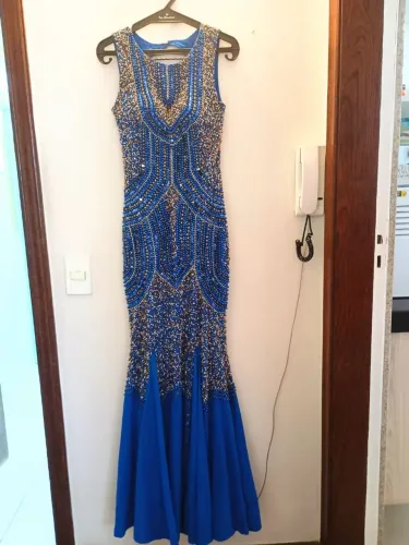 Vestido de Festa Azul com Pedrarias marca:  Isis clemência 