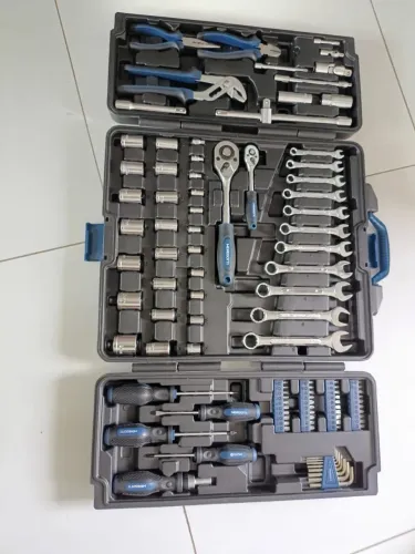 Jogo de ferramentas com 106 peças fabricado em aço cromo vanadio 