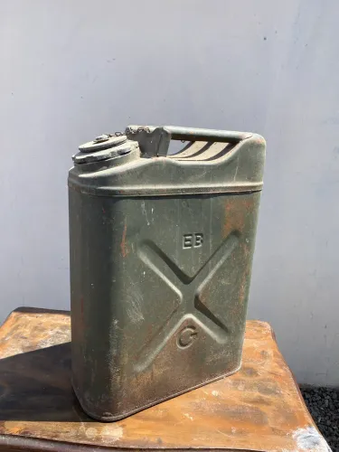 Galao tanque jeep militar antigo 