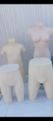 Manequim metade, feminino, infantil e parte de baixo