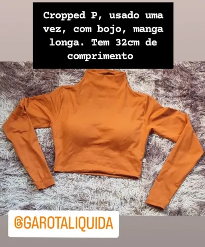 Cropped laranja com bojo e manga longa