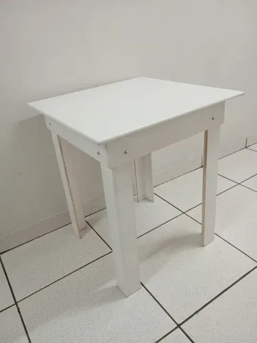 Mesinha em MDF branca