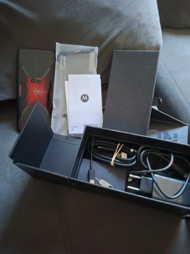 Smartphone Lenovo Legion Phone Duel 12gb Ram 256GB Estado de Zero, aberto para conferencia