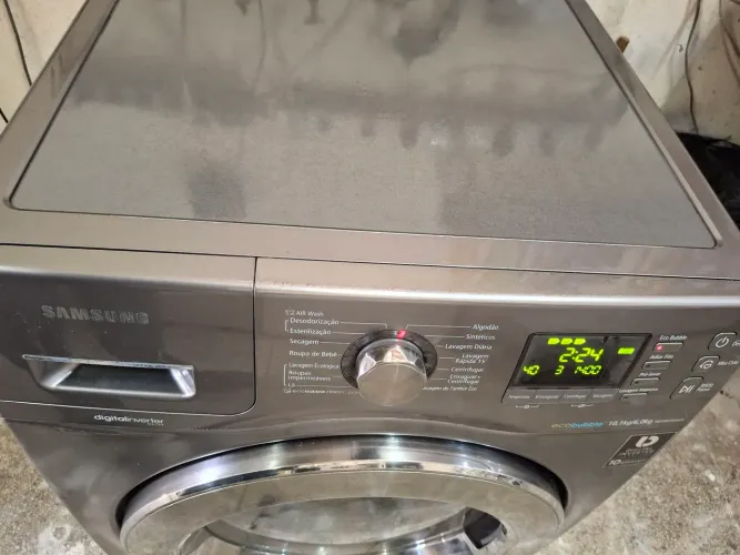 Lava e seca 220v semi nova 