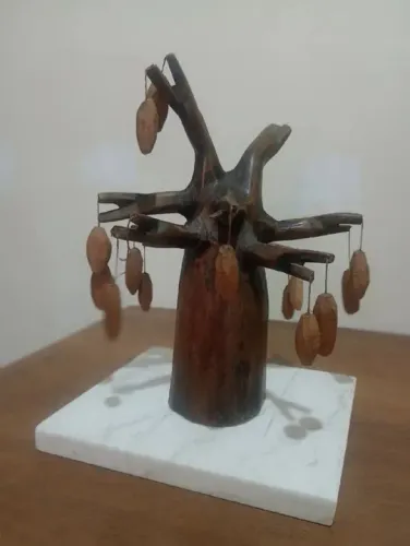 Escultura de Baobá - A "Árvore da Vida" (Mayombe, Cabinda - Angola)