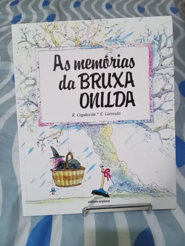Livro didático infantil As memórias da Bruxa Onilda