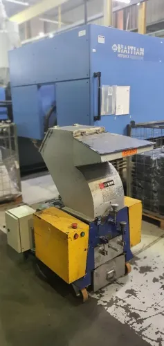 Moinho Triturador  de Plástico Duro Pé de Máquina Capacidade 250Kg/h 7,5CV