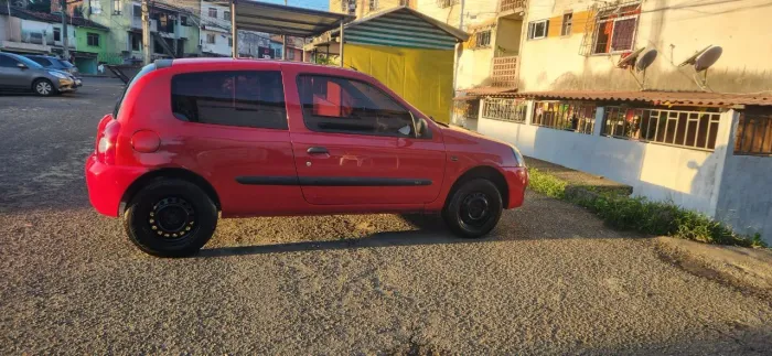 Vendo Renault Clio 2011/2012 - Completo e Revisado ?