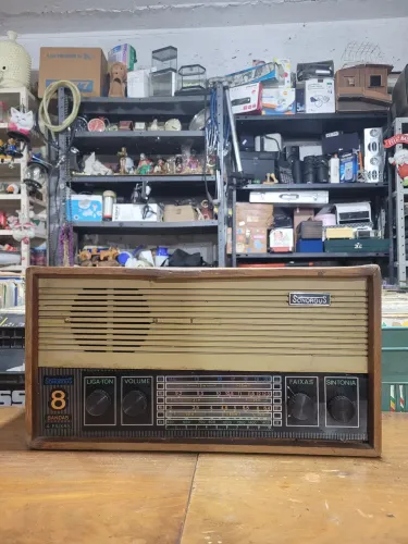 Vendo rádio antigo de mesa da marca Sonorous <br>?