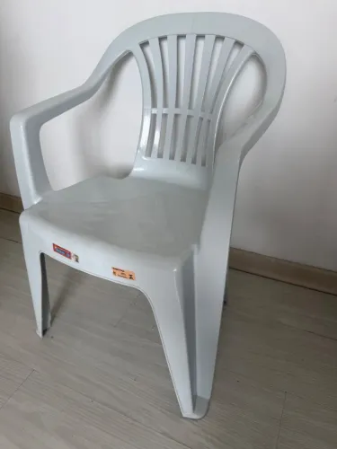 Cadeira de plástico