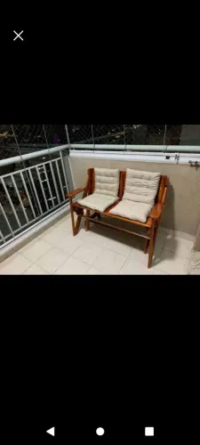 Banco vira mesa novo 