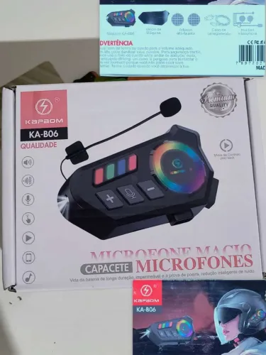 Intercomunicador Bluetooth, fones e microfone.