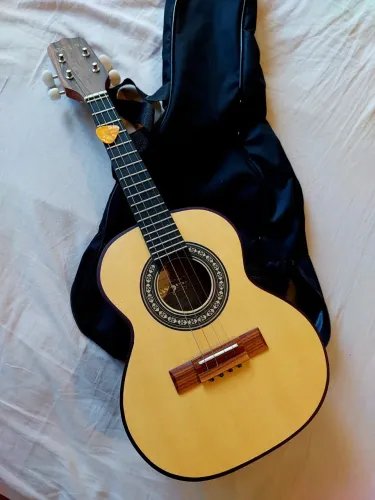 Cavaco Rozini Rc10 Acústico Caixa Larga + Capa + Afinador + Palheta