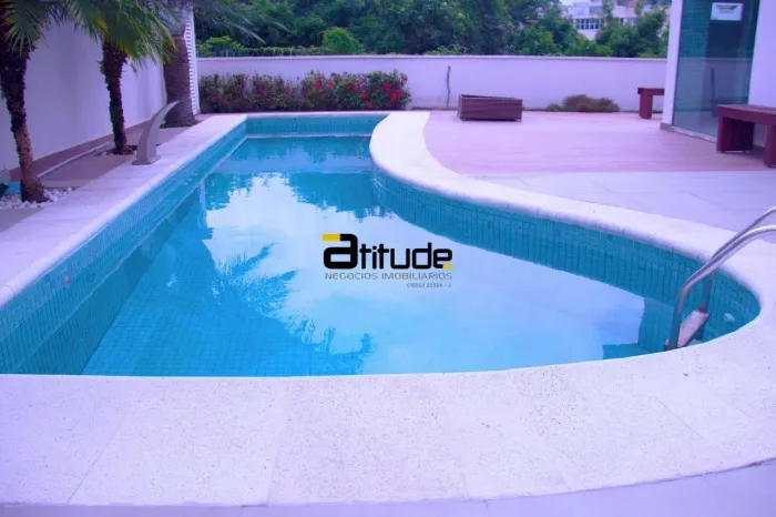 Casa de alto padrão à venda no condomínio Santa Maria em Jandira 3 suítes, piscina, sauna