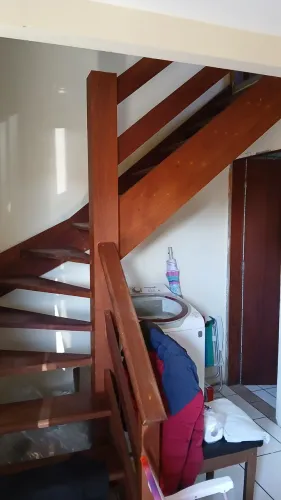 Vendo escada de madeira