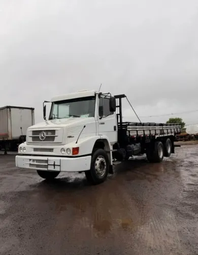 Mb L1620 6x2 - 2008 | Carroceria