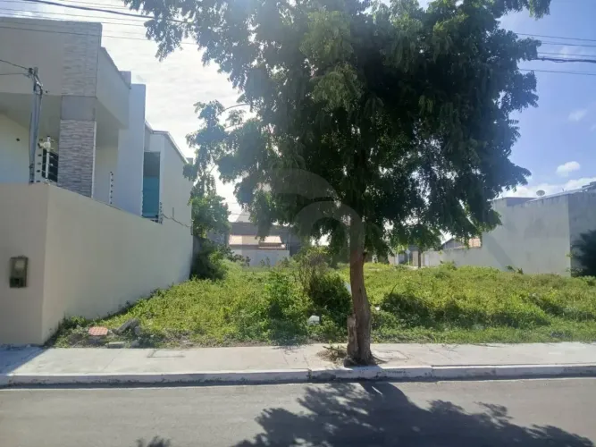 Lote no Bairro Aruana em Aracaju/SE com 160m²