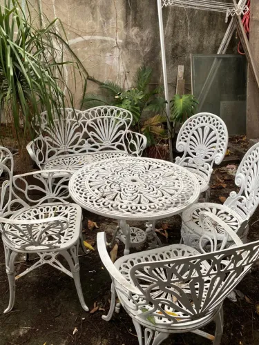 conjunto de mesa e cadeiras para jardim 