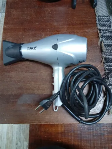 Secador Taiff Fox íon profissional 
