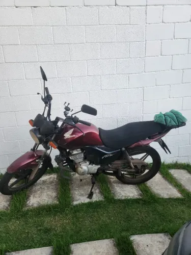Vende-se uma moto CG titan 2012