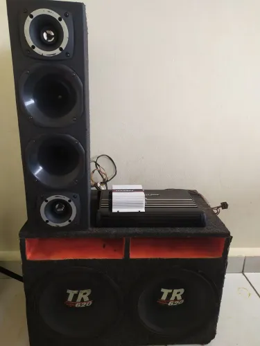 Vendo som automotivo