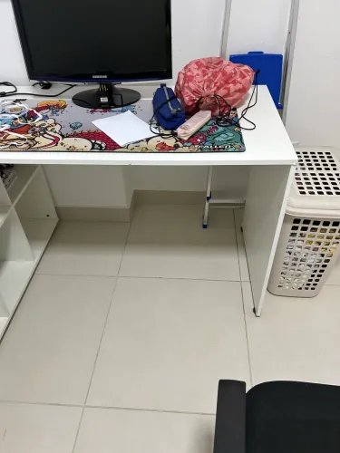 Vendo esta escrivaninha