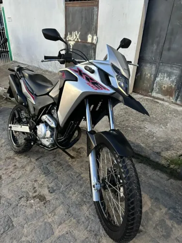 XRE 300 2020