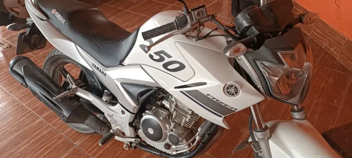 vendem se está moto