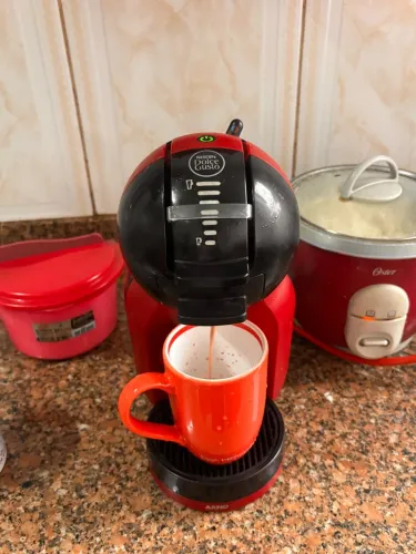 Cafeteira Nescafé DolceGusto