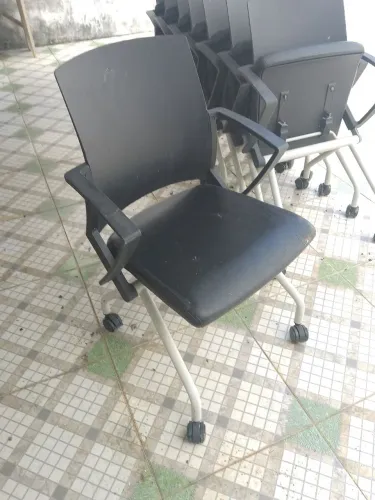 Cadeira de Recpção com Rodinhas