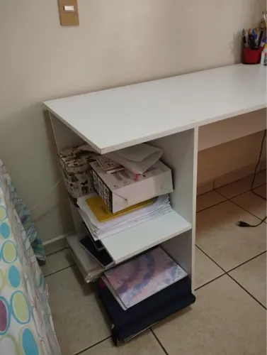 Mesa de escritório 100 MDF + 2 prateleiras 