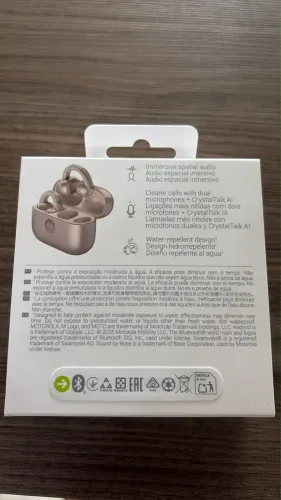 o Moto Buds Loop Crystals by Swarovski + Sound by Bose