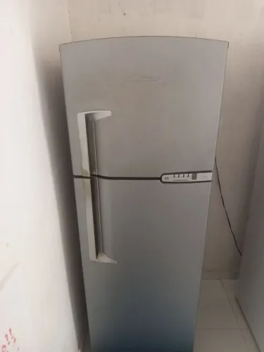 Geladeira/Refrigerador Brastemp Frost Free 375L