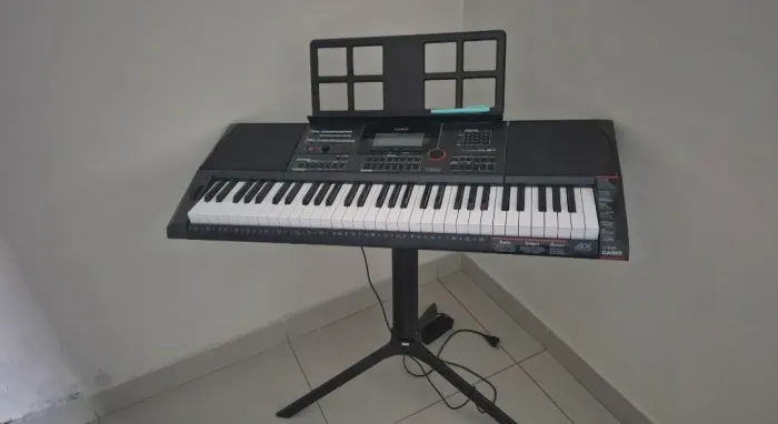 Vendo Teclado Cassio CT-X5000 
