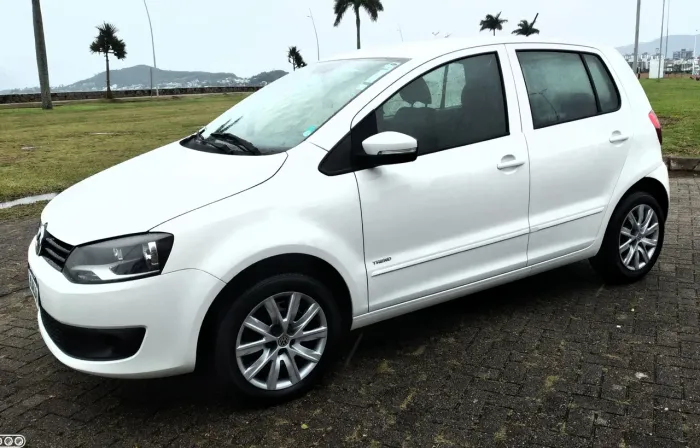 Volkswagen Fox 1.0 MI Total Flex 8V 5P 2012