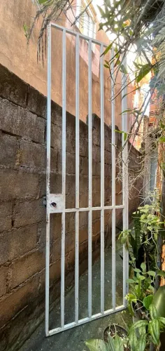 Vende-se portão