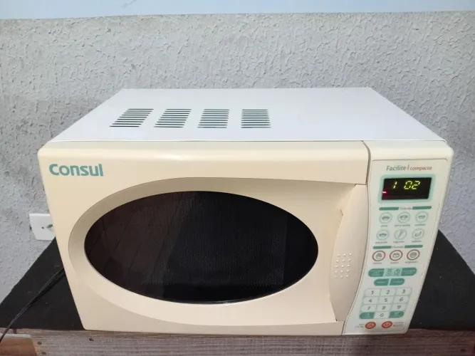 Microondas consul 18l, pintura original, funcionando certinho,sem ferrugens, 127vols