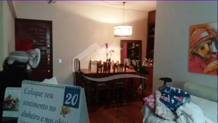 Incrível apartamento de três quartos em rua silenciosa em Copacabana