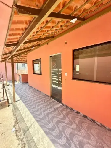 CASA NOVO RETIRO, ESMERALDAS/MG.