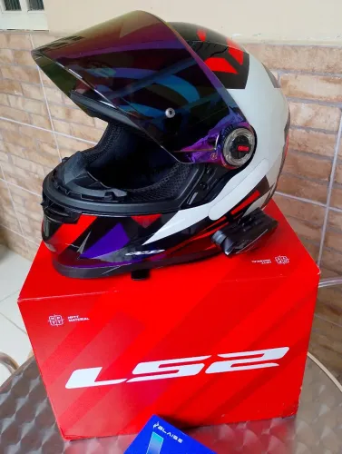 Capacete LS2 - Com intercomunicador NA CAIXA.