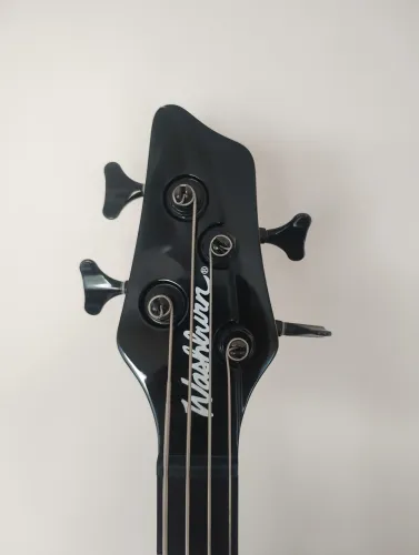 Washburn BB14 - Baixo 4 cordas ativo.